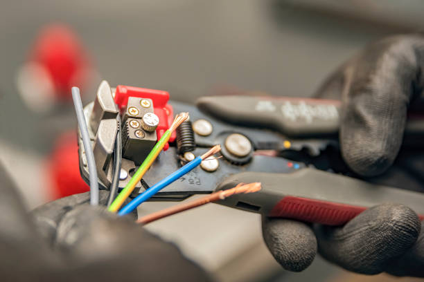 Best Commercial Electrician Services  in Franklin, MI